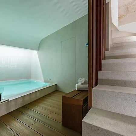 Casalis Luxury B&B 오스투니