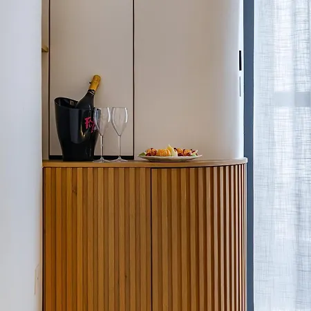 לינה וארוחת בוקר Casalis Luxury אוסטוני